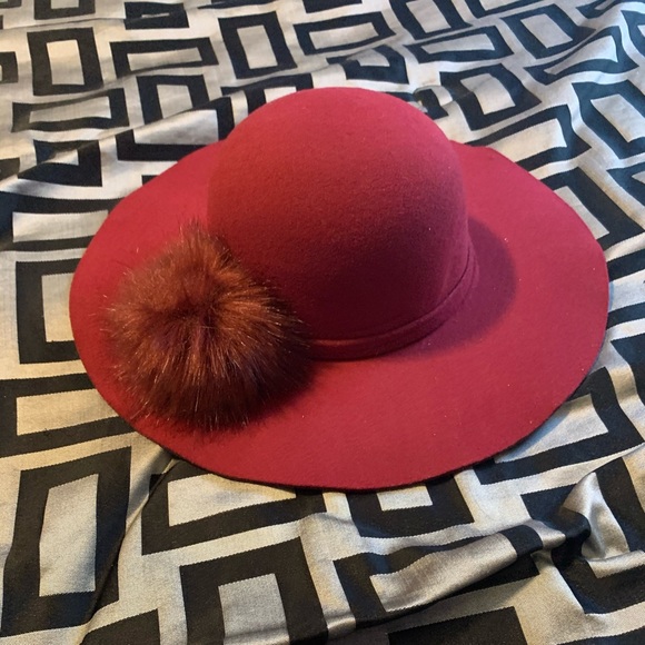 Accessories - Nice floppy hat